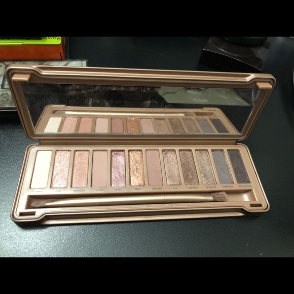 TAKING OFFERS Urban Decay naked 3 - Picture 2 of 2